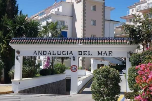 Apartament Impresionante Loft En Puerto Banus A Pie De Playa Marbella Zewnętrze zdjęcie